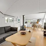 2 Bedroom Gorgeous In * Hemmet