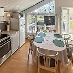 2 Bedroom Gorgeous In 別荘
